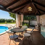 Villa Marianne With Heated Pool *