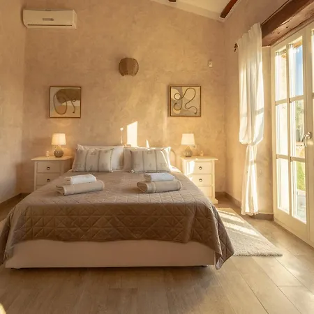 Villa Marianne With Heated Pool
