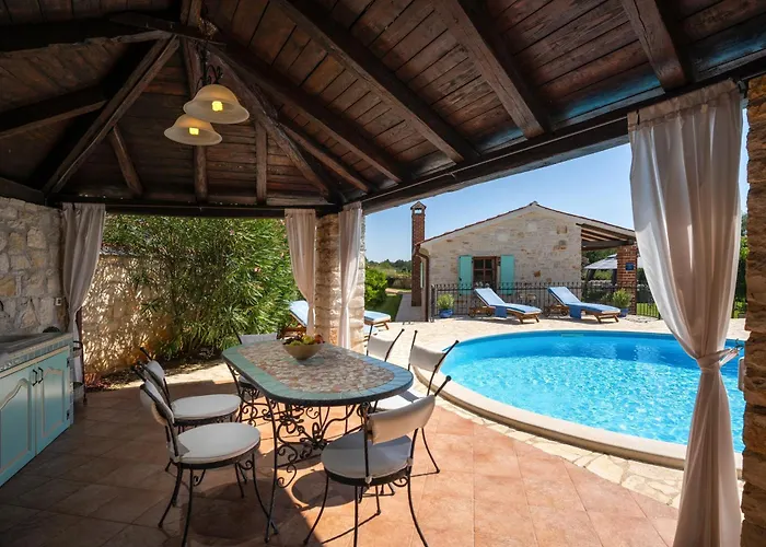 Marianne With Heated Pool Βίλα Mofardini